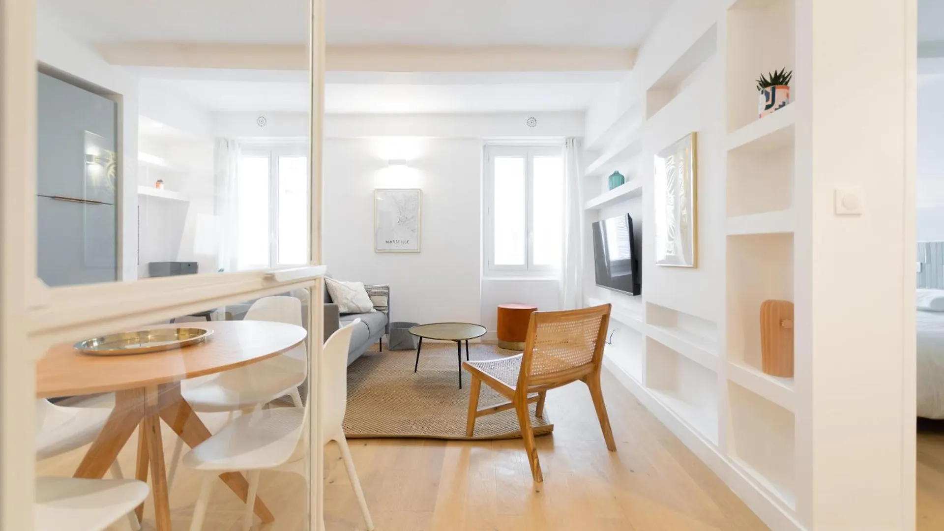 Appartement Vieux Port Avec 2 Chambres Marseille Apartment